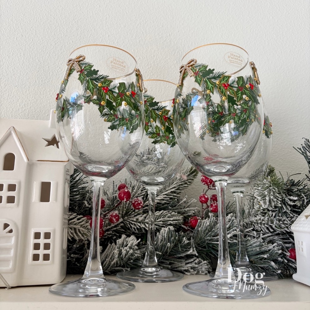 4 Rhinestone Wreath Wine Glass with Green and Red Accents